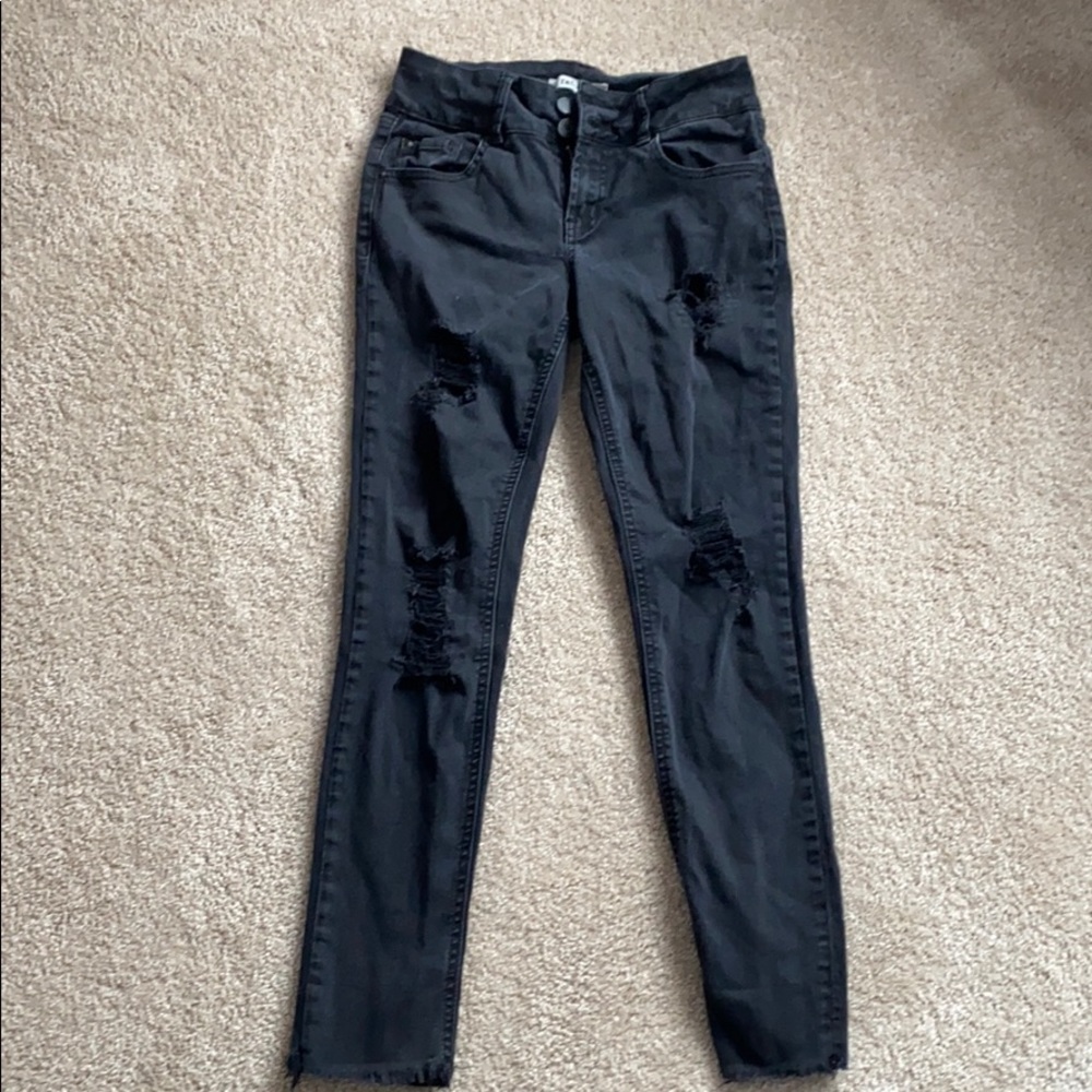 black ripped skinny jeans